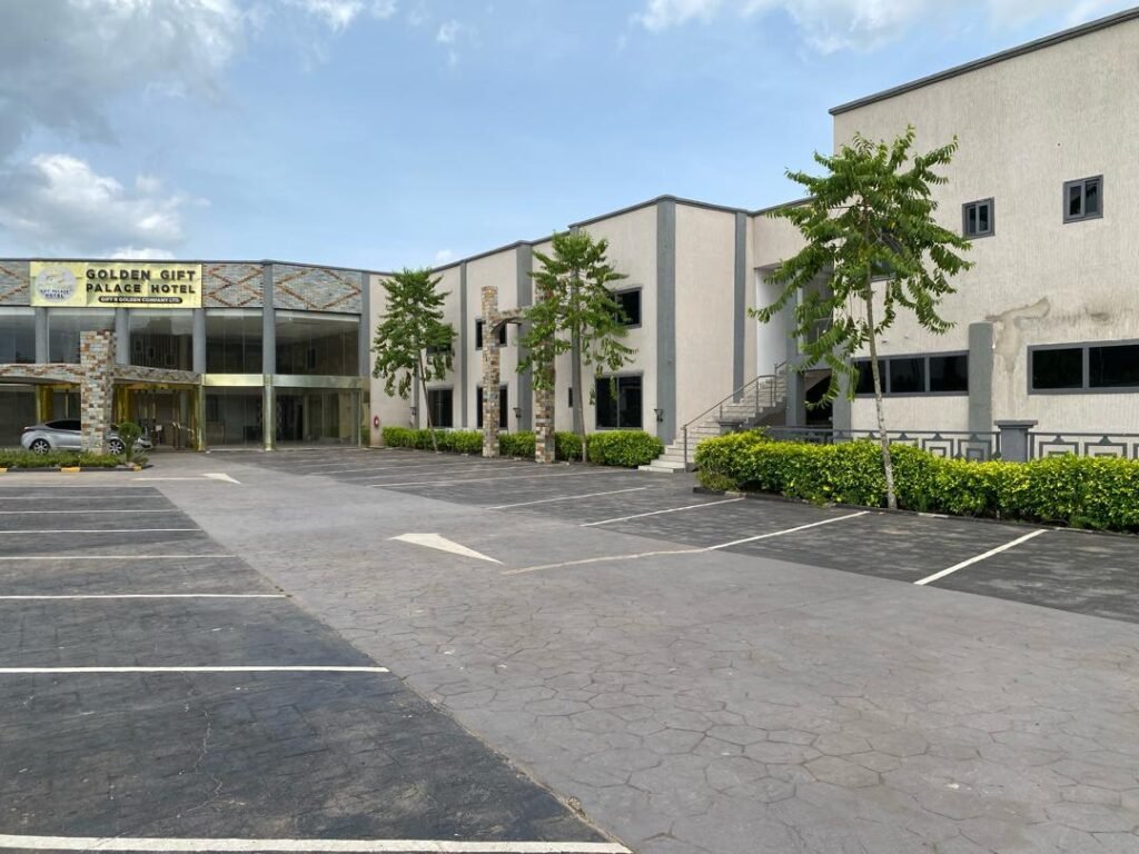 Golden Gift Palace Hotel vs De Kings Hotel Tarkwa | Which Is Better?